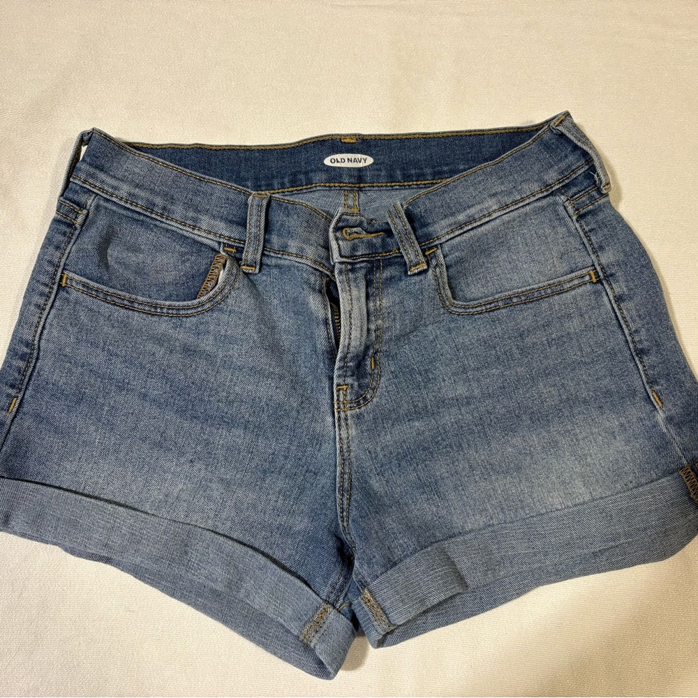Old Navy Women's Midwash Denim Roll-Cuff Shorts